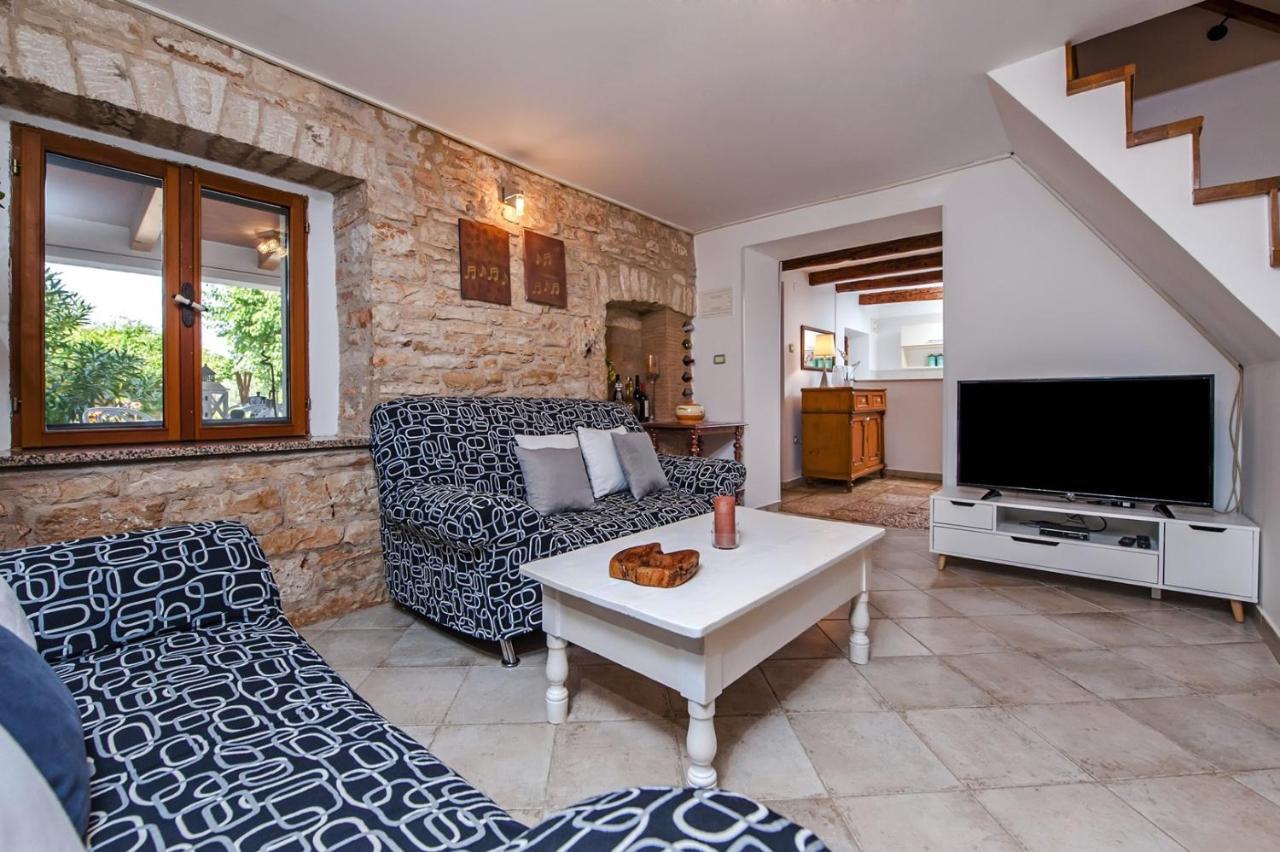 Holiday Apartment Daria 20 로비니 외부 사진