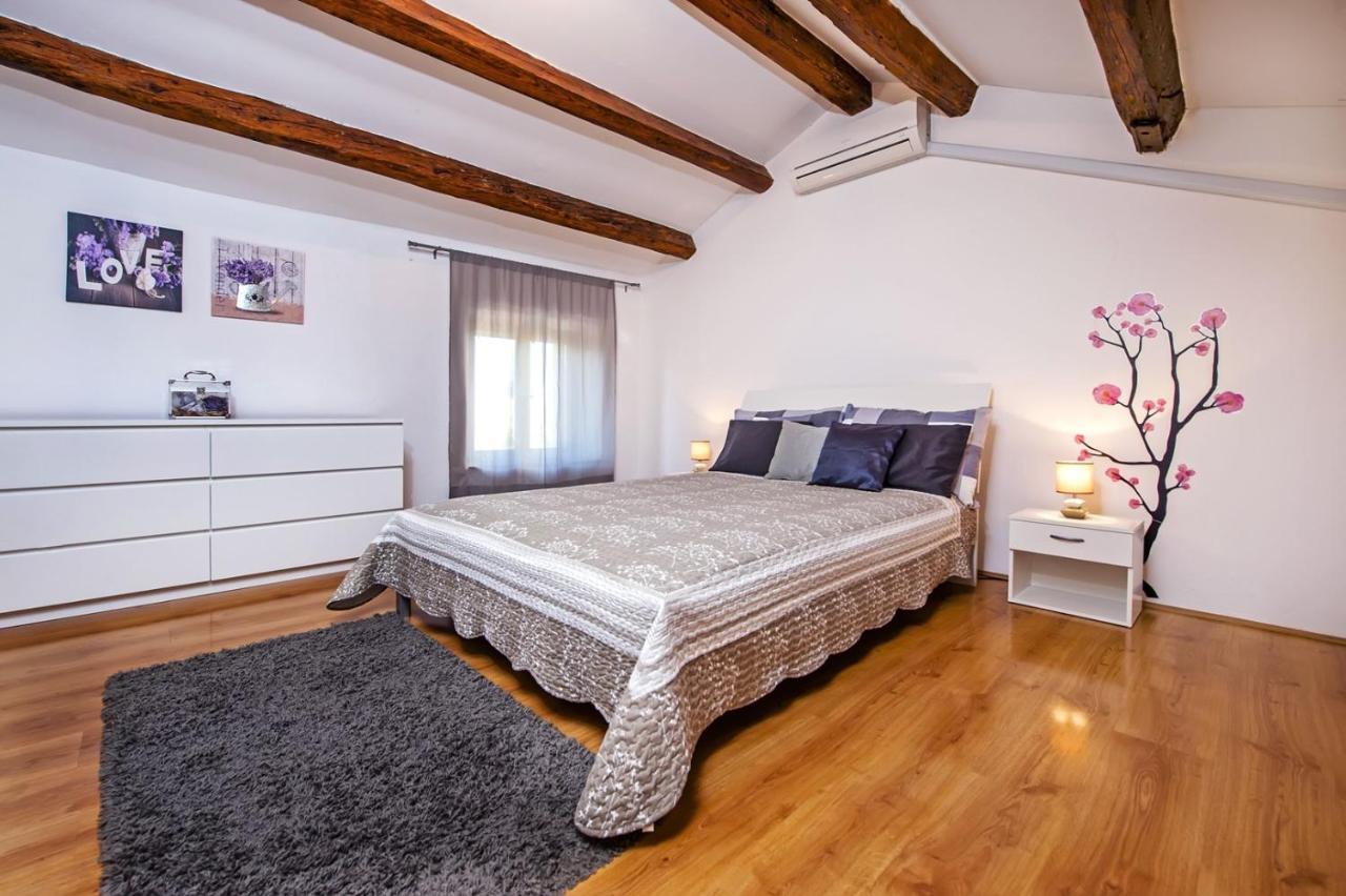 Holiday Apartment Daria 20 로비니 외부 사진