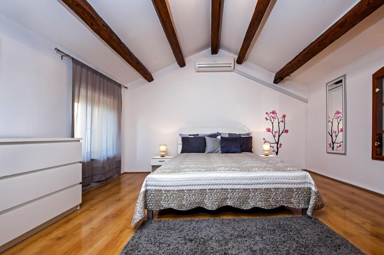 Holiday Apartment Daria 20 로비니 외부 사진