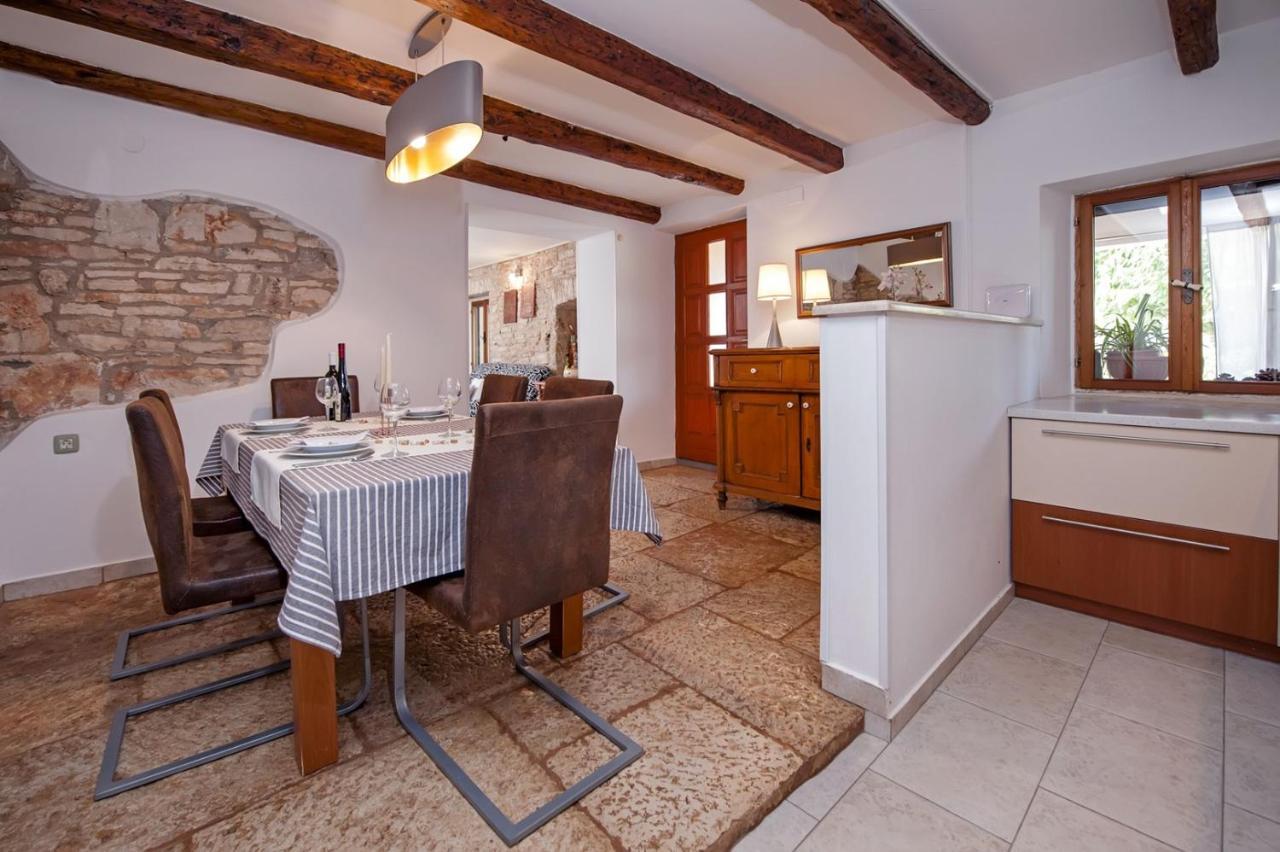 Holiday Apartment Daria 20 로비니 외부 사진