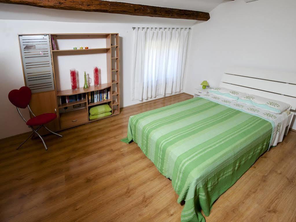 Holiday Apartment Daria 20 로비니 외부 사진