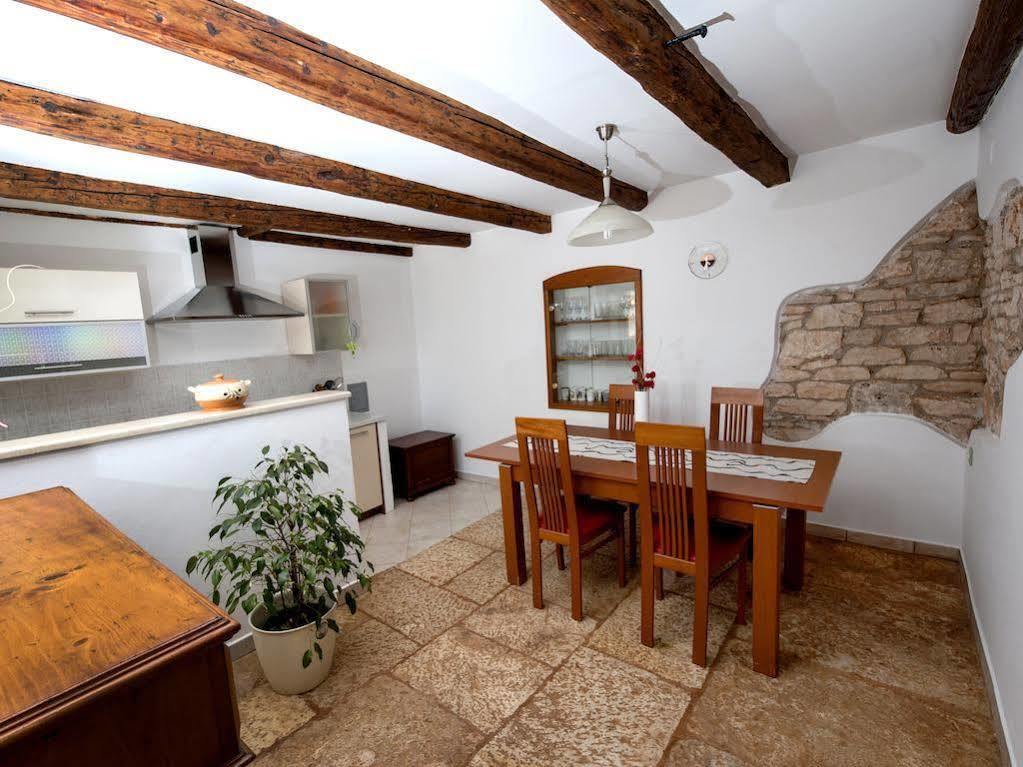 Holiday Apartment Daria 20 로비니 외부 사진