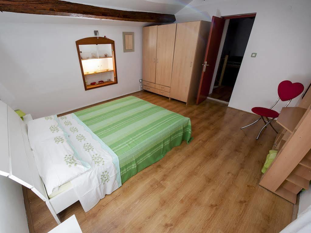 Holiday Apartment Daria 20 로비니 외부 사진
