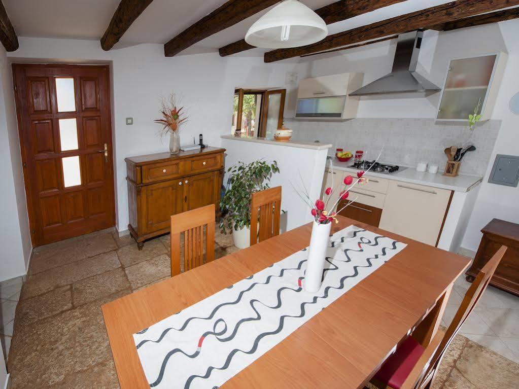 Holiday Apartment Daria 20 로비니 외부 사진